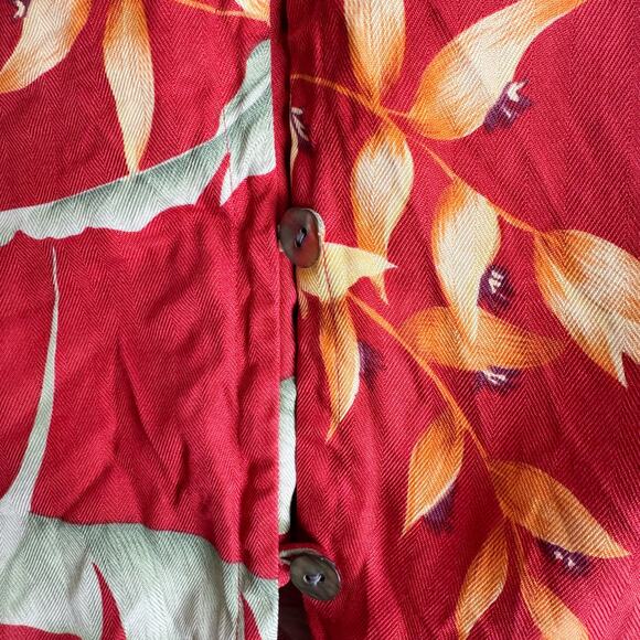 Tommy Bahama Vintage Red Floral Silk Button Up V Neck Vest Blouse - Large - Picture 2 of 7